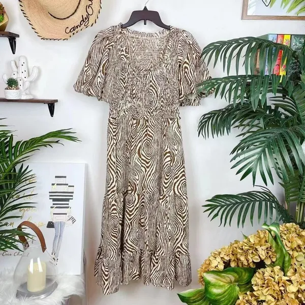 MOON RIVER Smocked Puff Sleeve Midi Dress - Image 5