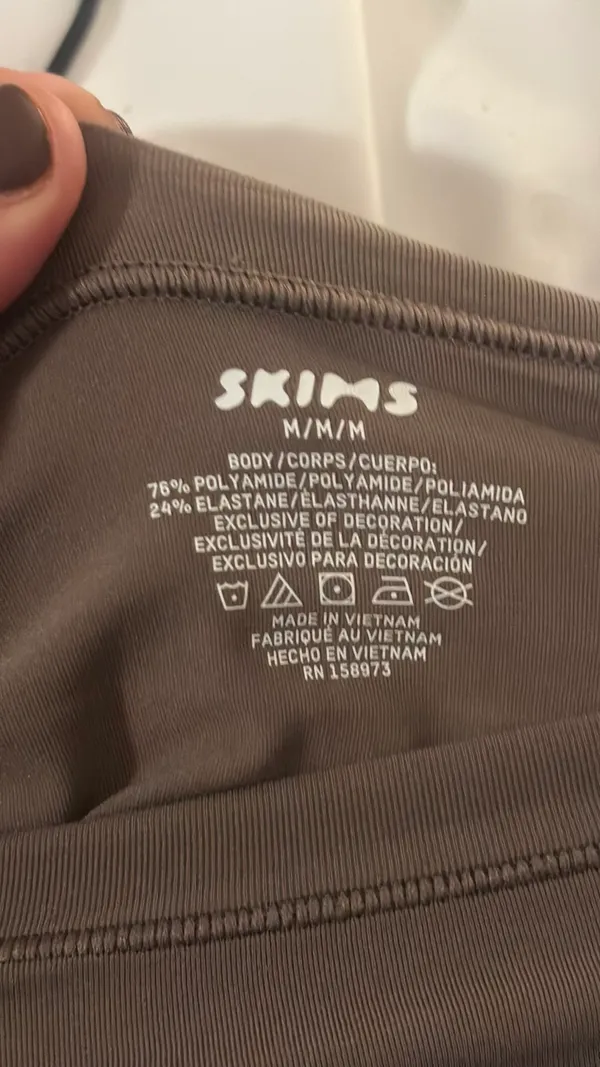 SKIMS Fits Everybody Long Sleeve T-Shirt - Image 3
