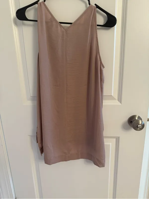 14th & Union Satin V-Neck Tank in Light Pink - Image 5