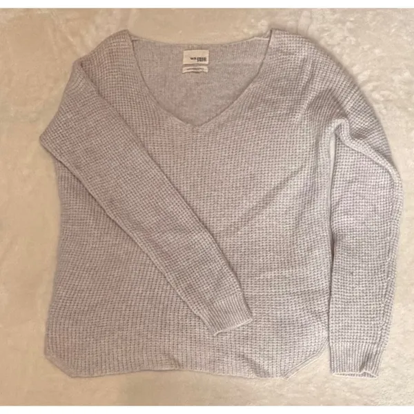 Wilfred Free Wolter Aritzia Gray V-Neck Waffle Knit Wool Pullover Sweater M - Image 3