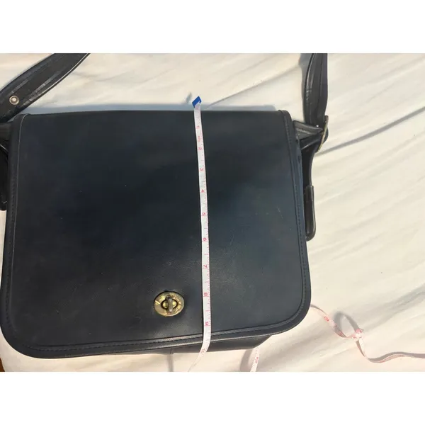 Coach Vintage Leather Crossbody Messenger Bag Black Turnlock Gold Hardware - Image 4
