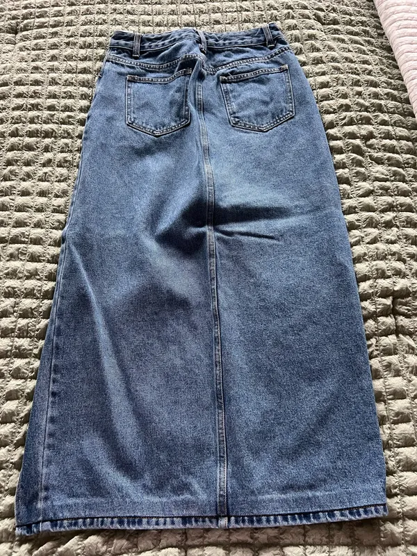 High-waisted wide-leg blue denim skirt with a distressed look. Size: S #denim #highwaisted #distressed - Image 4