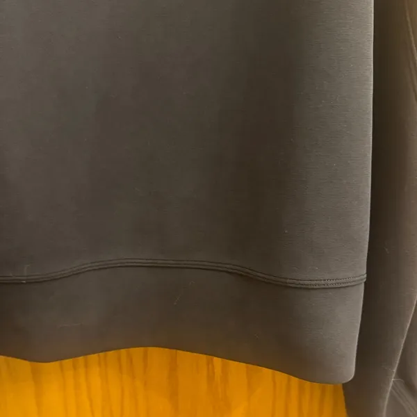 Women’s lululemon sweatshirt size small - Image 5