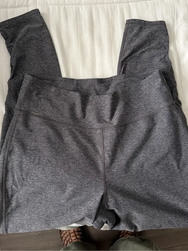 lululemon athletica Charcoal Gray High-Rise 3/4 Leggings size 12 - Image 3