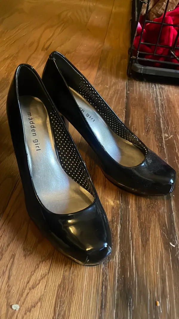Madden Girl Black Heels - Image 4