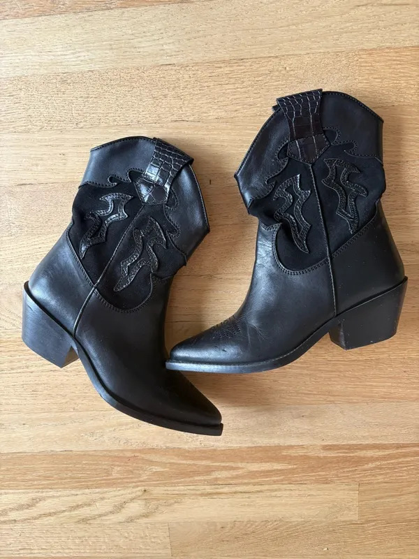 Black Western - Image 9