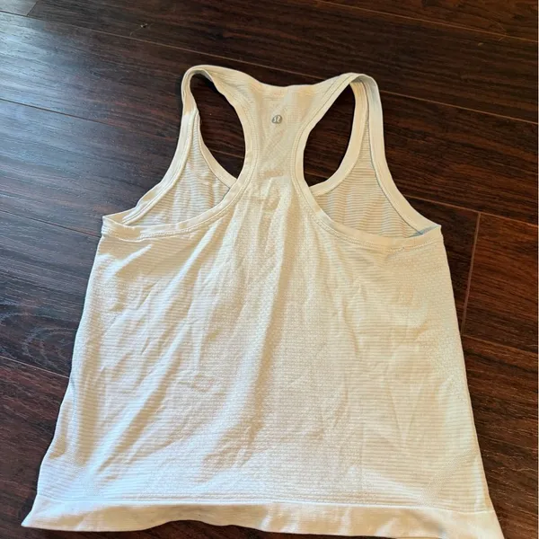 Lululemon size 4 Women's White Racerback Tank Top - Image 6