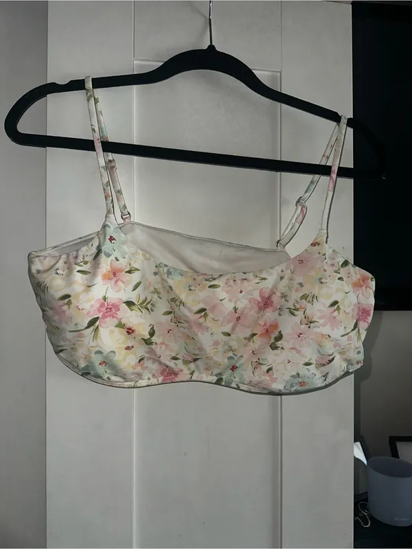 NWT Abercrombie & Fitch Pastel Floral Bikini Top - Image 5