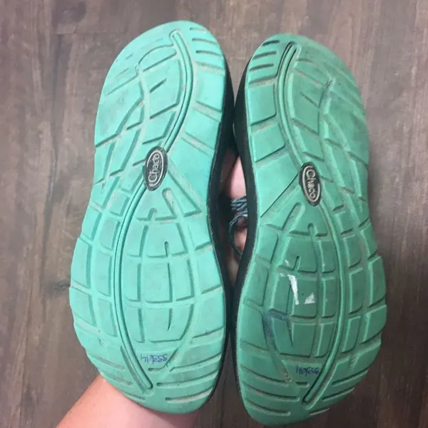 Chacos green double strap classic size 7 hiking sandals - Image 2