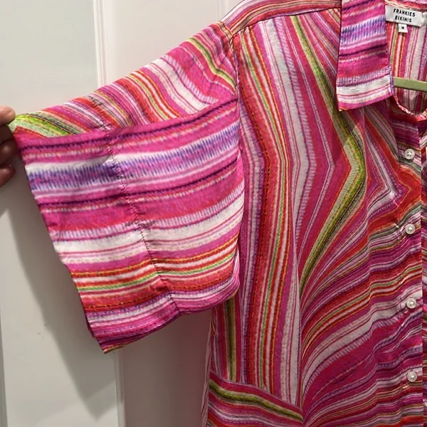 NWT Frankie’s Bikinis Fifi Button Down Short Sleeve Multi Colored Blouse Sz M - Image 5