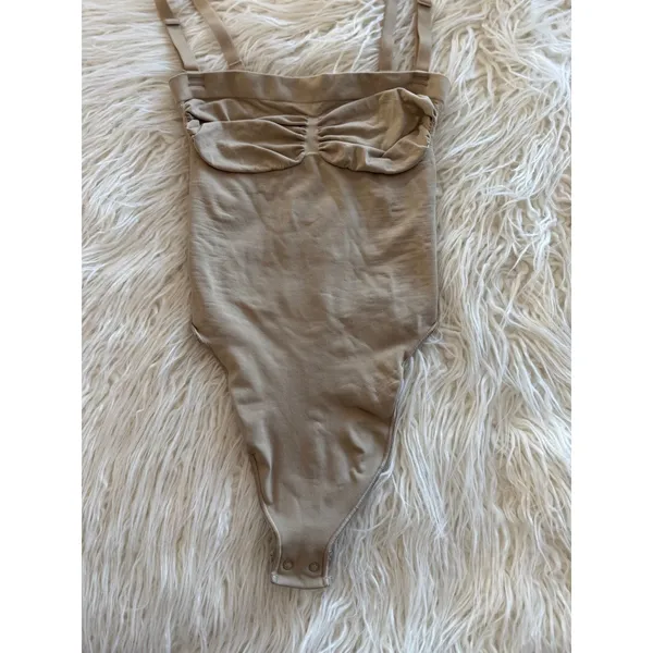 Skims Seamless Sculpt Strapless Thong Bodysuit Clay Size Small - Image 4