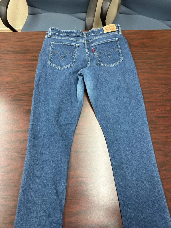 Levi’s Class Mid Rise Skinny Denim Jeans Size 31 (12) - Image 3