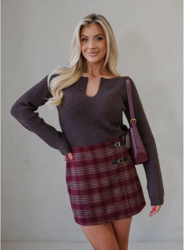 These Three Boutique Brown sweater - Image 3