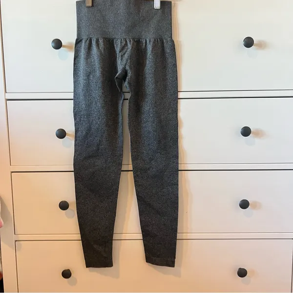 NVGTN 23” Gray Leggings - Image 3
