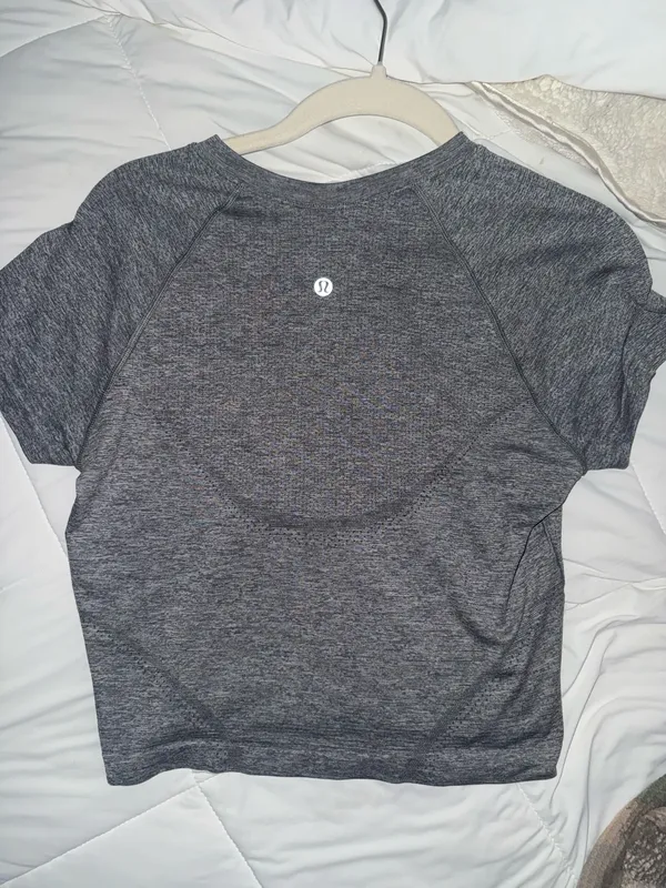 Lululemon Crop Swiftly Tech Short Sleeve - Image 3