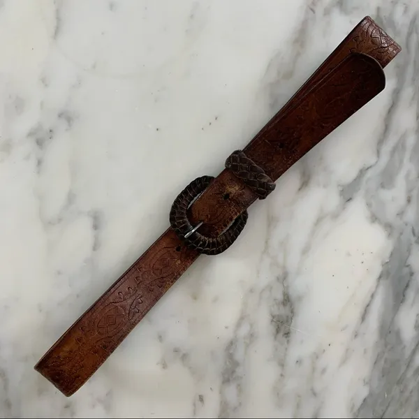 Beautiful Vintage Leather Belt Brown - Image 9