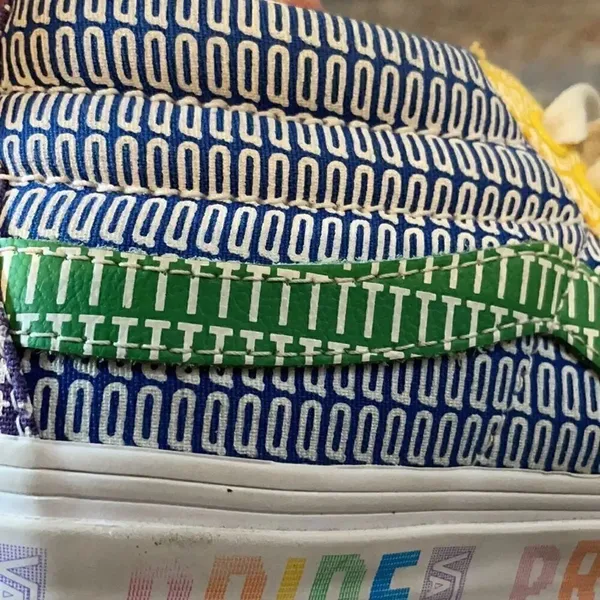 Vans SK8-Hi Pride Rainbow Shoes like new unisex - Image 10