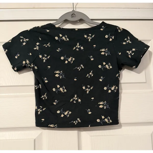 Brandy Melville Dark Forest Green Floral Amara Crop Top‎ White Flowers - Image 3
