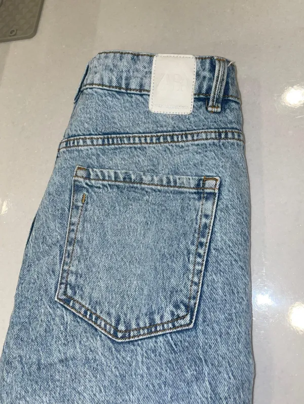 Zara Mom Jeans - Image 4