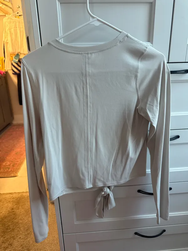 Lululemon Cream Long Sleeve Shirt - Image 3