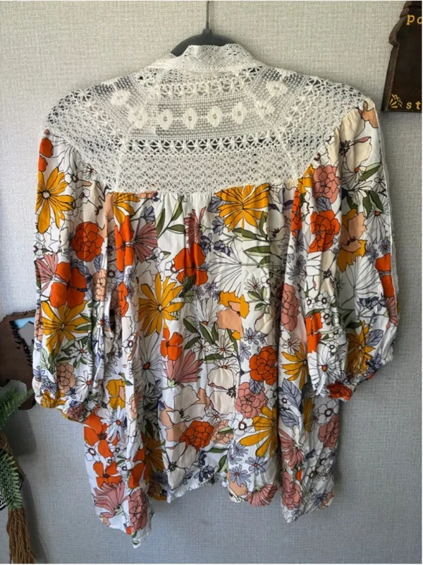 Jaase Floral Blouse Size Small with Lace Detail - Image 7