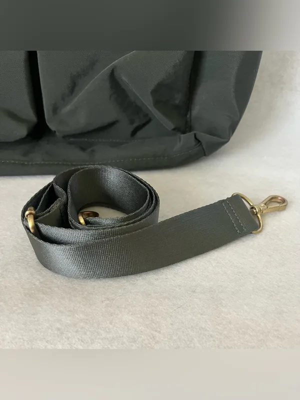Baggallini Gray Crossbody Shoulder Bag - Image 9