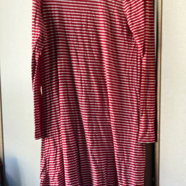 FINAL MARKDOWN GAP Vibrant Red and White Striped t shirt dress medium - Image 6