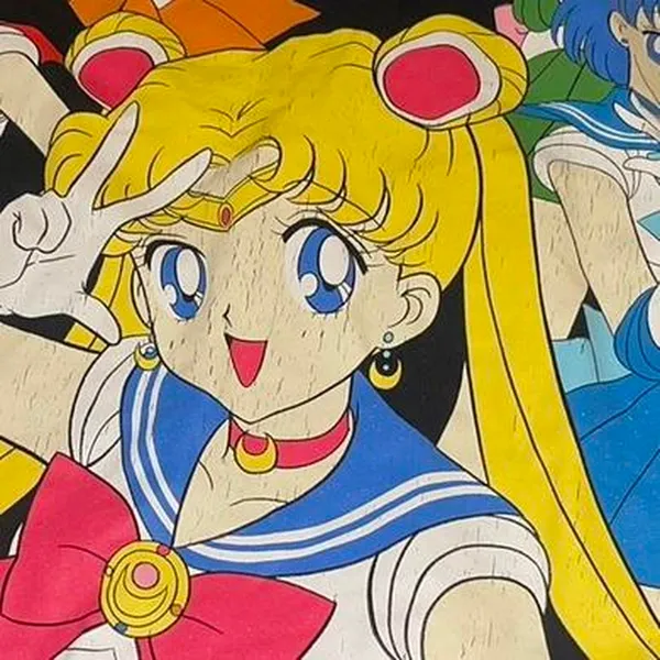 Sailor Moon Graphic T-shirt - Size Medium - Image 5