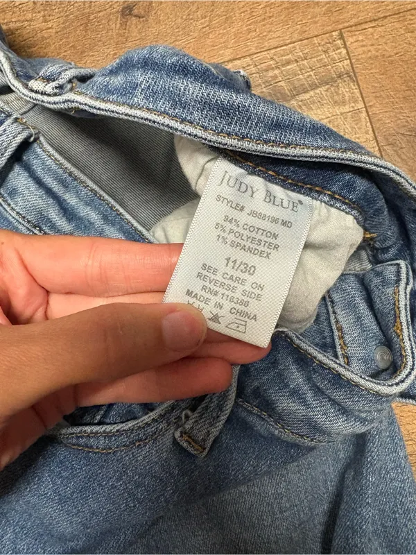 Judy Blue Distressed Boyfriend Fit Cotton Blend Denim Jeans Size 11/30 - Image 3