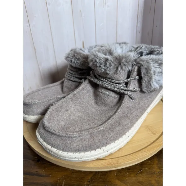 Hey Dude Britt Sz 9/40 Women's Nut Beige Faux Fur Lined‎ Booties w/Laces & Snaps - Image 2
