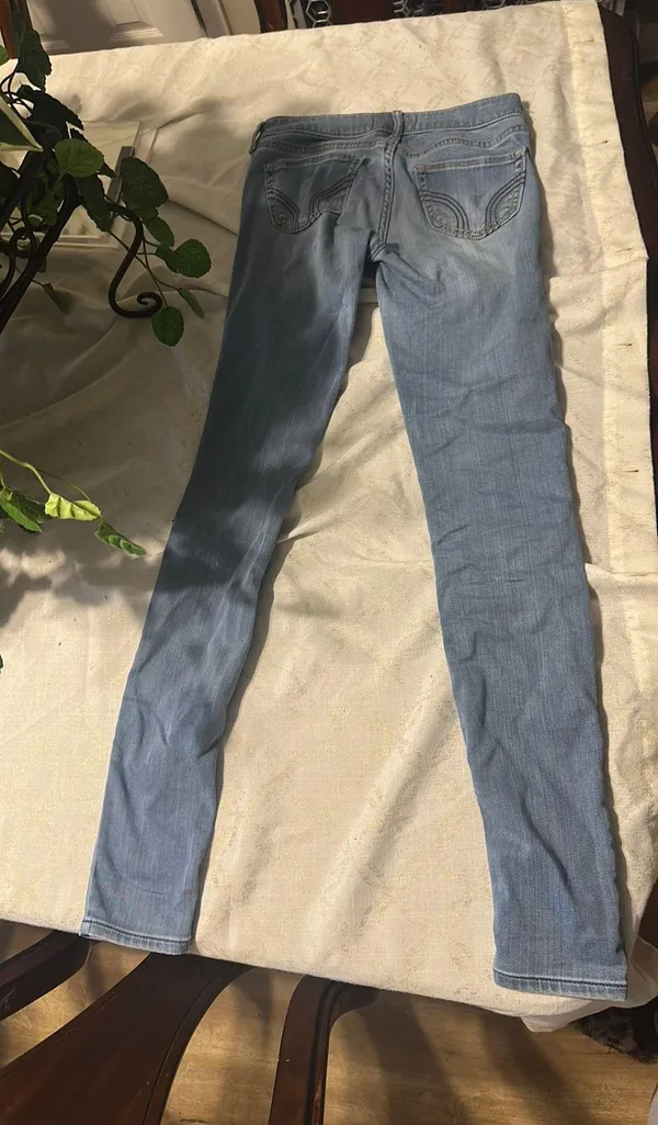 Hollister Jeans - Image 3