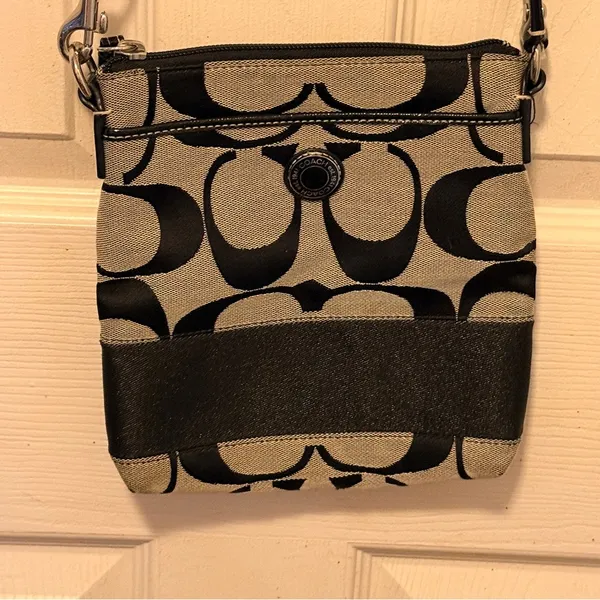 Coach Shoulder Bag - Image 3