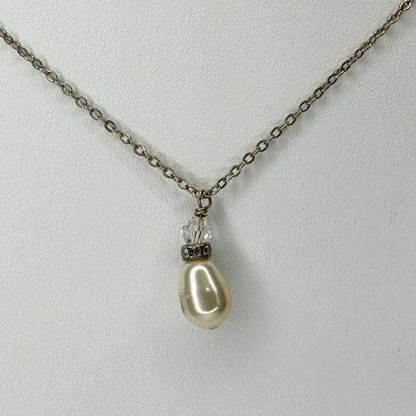 Faux Pearl Rhinestone Pendant Silver Tone Necklace 18-19" ✨ - Image 4