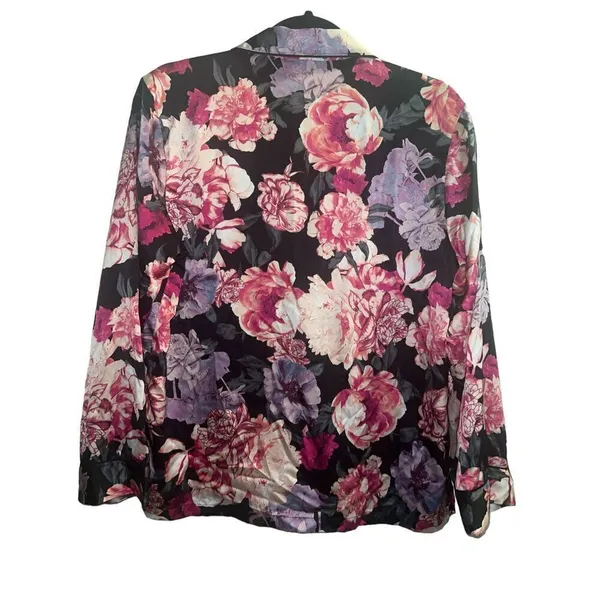 ✨Victoria’s Secret black satin floral pajama Sz XS Top✨ - Image 3