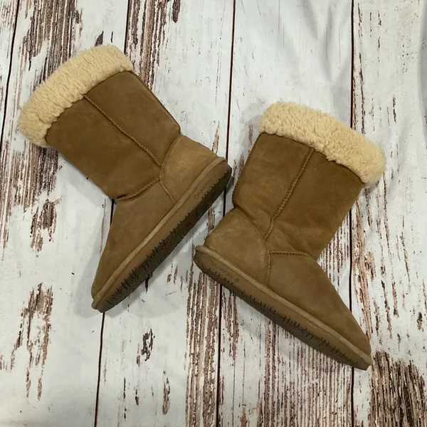 BEARPAW LEATHER MID CALF‎ BOOTS - Image 10