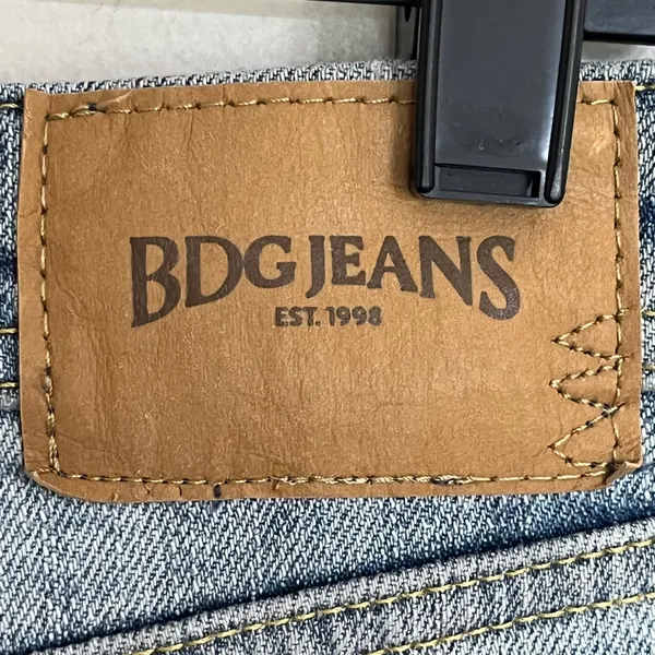 BDG Urban Outfitters Light Wash High Rise Straight Leg Jeans 27W Blue‎ Denim - Image 12