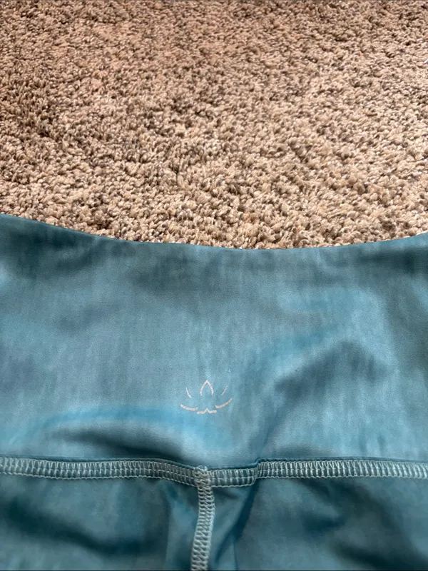 Beyond Yoga Leggings size small - Image 4