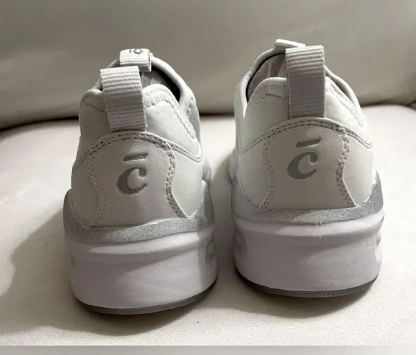 NEW Clove White Classic Nurse Shoes Size 6.5 Sneakers - Image 9