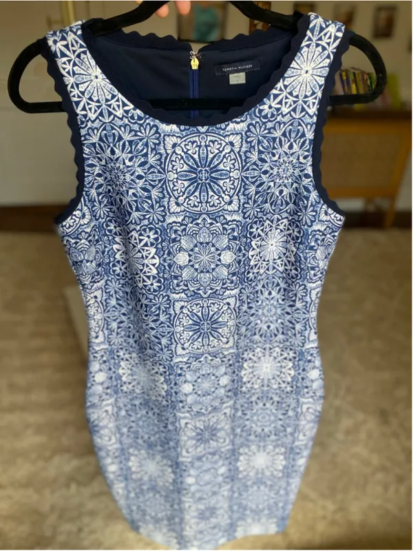 Tommy Hilfiger Medallion Dress Fitted Knee Length Preppy Nautical Nantucket Mod - Image 4