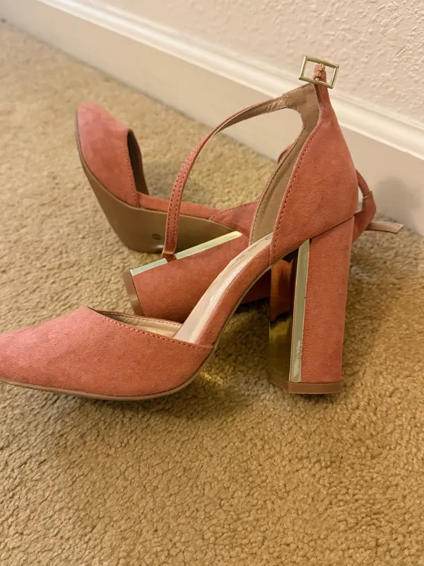 Lulus Mauve Suede Heels with Gold Accents - Image 6