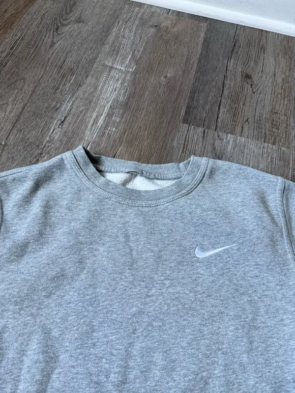 Nike Crewneck Sweatshirt Pullover Heather Gray White Size XS S - Image 4