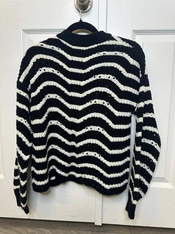 Jessica Simpson Black White Wavy Knit Sweater Chic Statement Hem Size S - Image 4