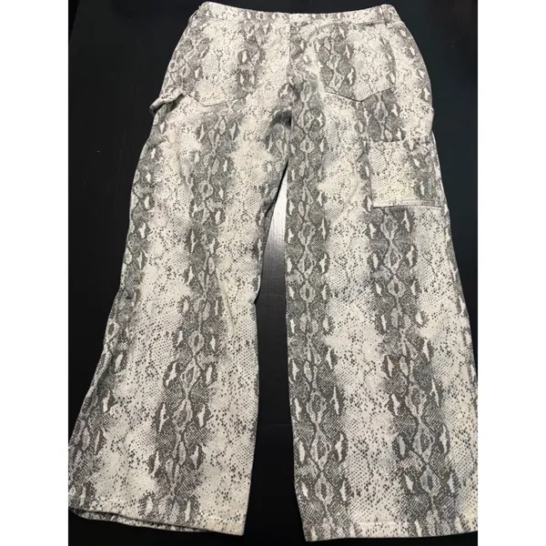 RSQ Womens Snakeskin Print Carpenter‎ Pants Grey White Wide Leg Size 31 - Image 6