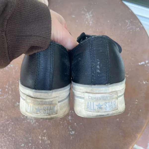 Converse black leather platform sneakers sz 8.5 / in good used condition. - Image 4