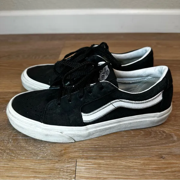 Vans Black Suede Unisex Low-Top Sneakers, Size 7.5 - Image 4