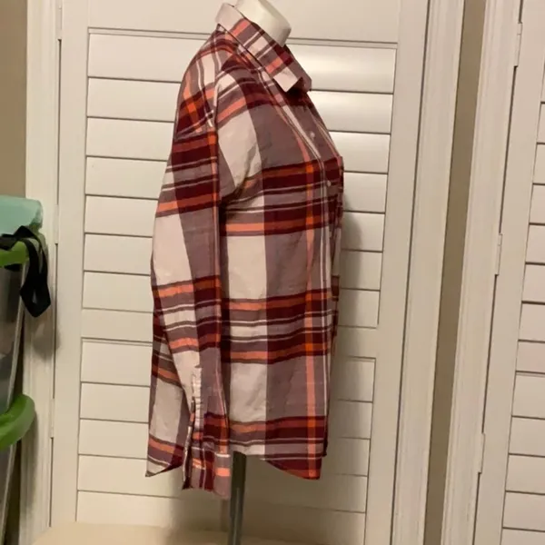 Old Navy Red and White Casual Button Down Shirt - Image 2