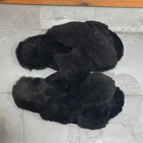 EMU Australia Black Mayberry Slippers - Image 2