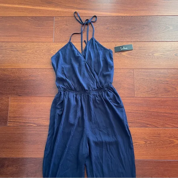 Lulus Learning to Fly Navy Blue Halter Jumpsuit size medium NWT - Image 4