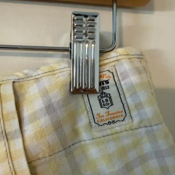 Levi's Women's Plaid Shorts 100% Cotton‎ Size 8 Yellow Plaid Vintage Y2K - Image 6