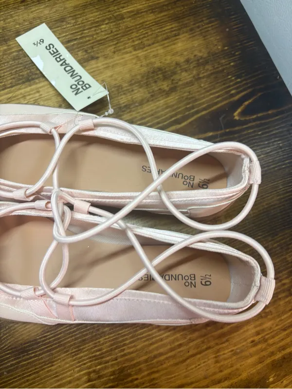 No boundaries pink lace up ballet sneakers size 6.5 - Image 4